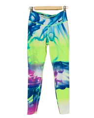 טייטס צבעוני