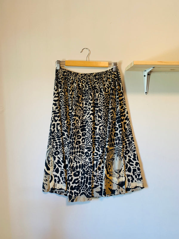 חצאית מנומרת