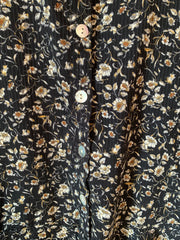 מכופתרת לערב של כוס יין