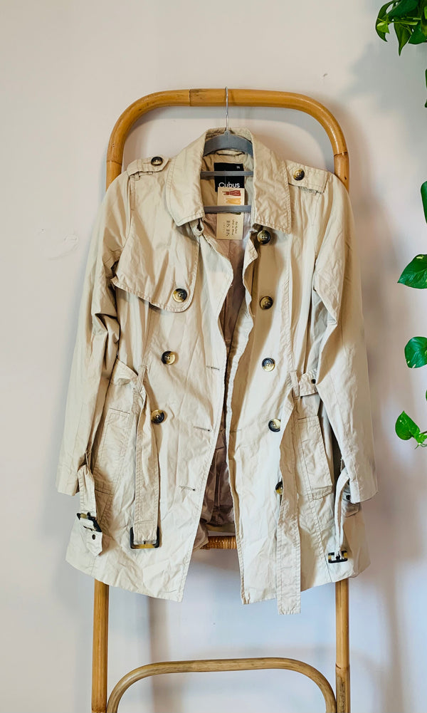 מעיל טרנצ׳ מתוק ועדין