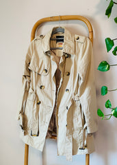 מעיל טרנצ׳ מתוק ועדין