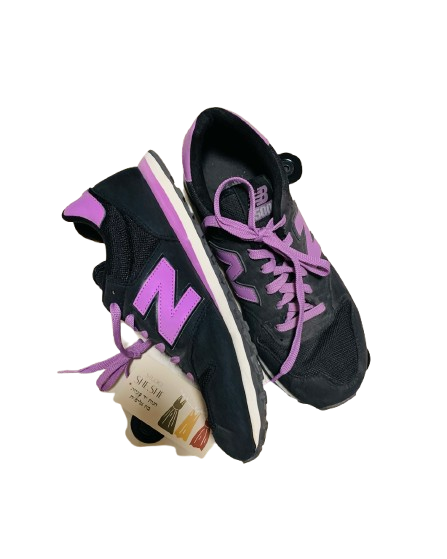 נעלי ספורט נייק שחורים וסגולים